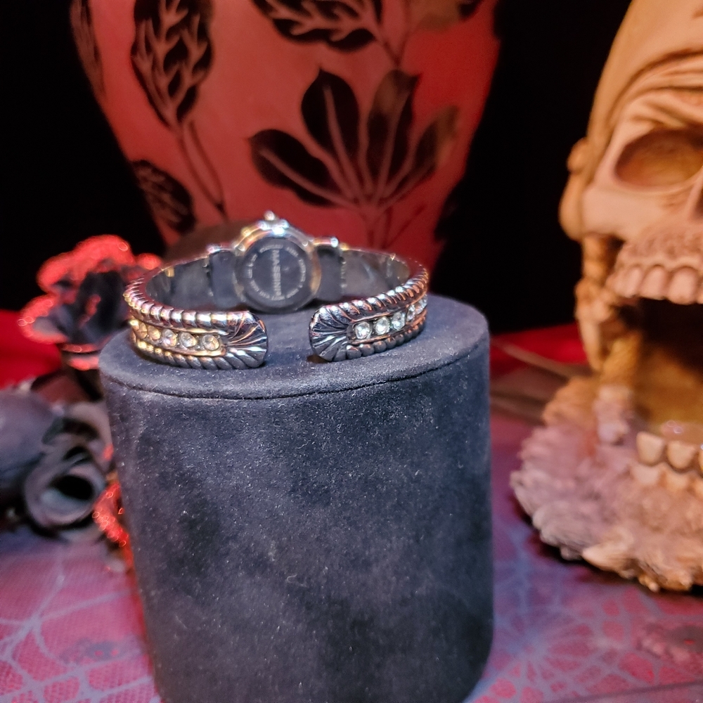 🖤Pt. 2- VTG Gorgeous Silver & Rhinestone Watch🖤 - Picture 6 of 16
